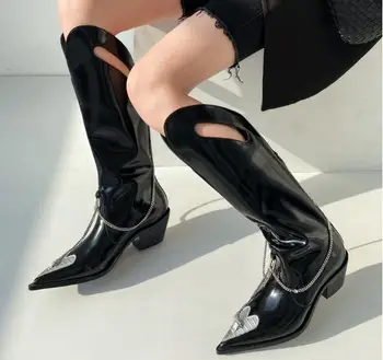 Женские черные уличные рыцарские сапоги из натуральной кожи с острым носком и металлическими цепочками, выдалбливают трубку На толстом каблуке 6 см, без застежки в виде сердца, Уличные рыцарские сапоги